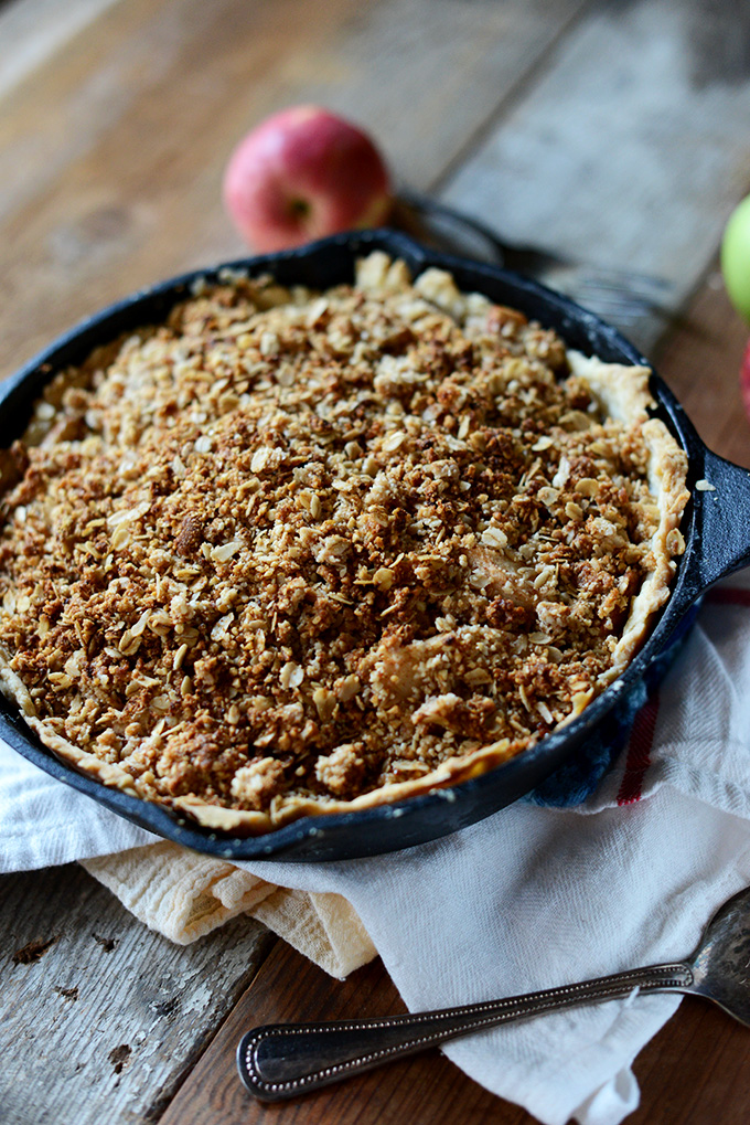 Dish-Dish-Apple-Crumble-Pie-minimalistbaker.com_