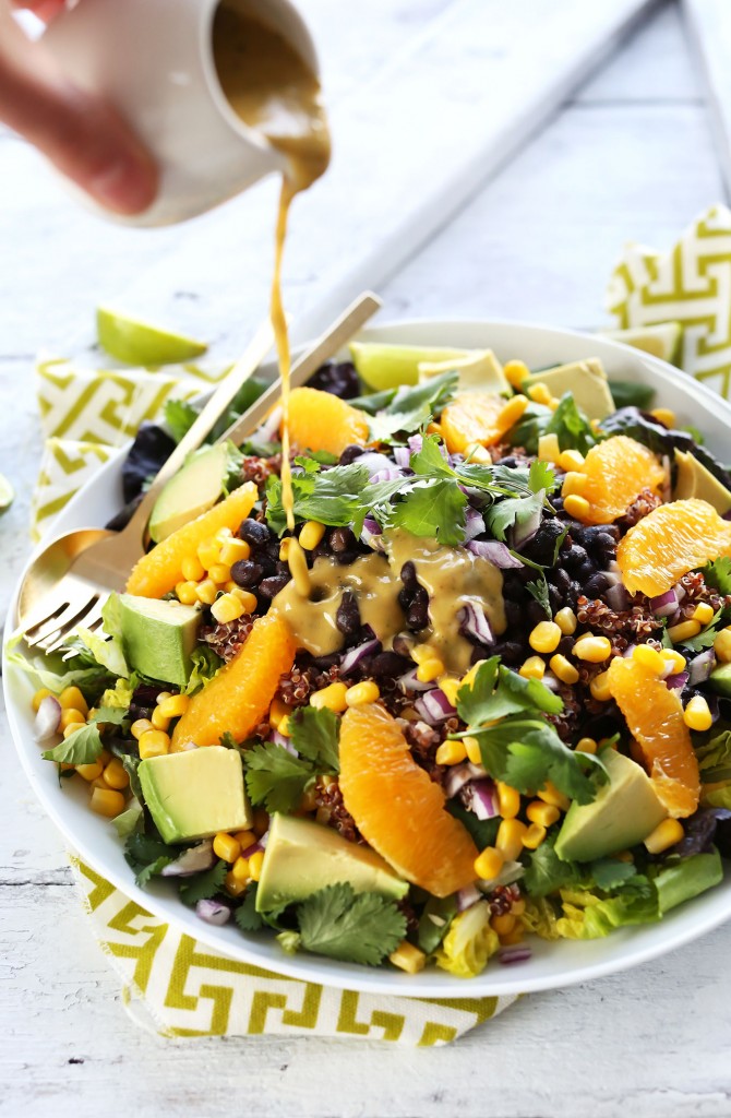 HEALTHY Vegan Mexican Quinoa Salad with Black Beans, Corn, Avocado and a Creamy Orange Chili Dressing! #vegan #glutenfree