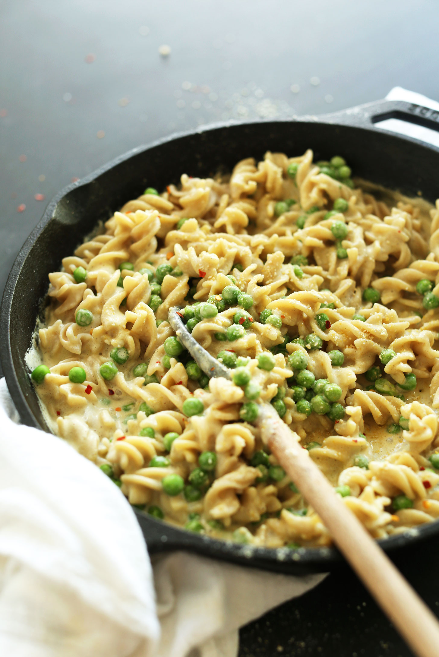 Cast-iron skillet filled with our delicious Vegan Alfredo Pasta recipe